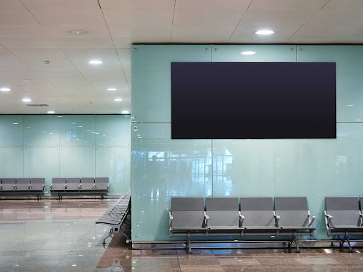 Sala de espera com tela para digital signage content
