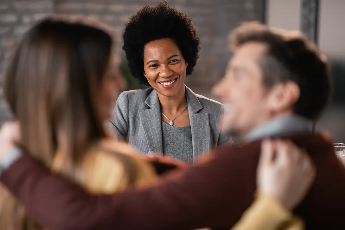 Profissional de RH promove uma comunicação interna humanizada aos colaboradores